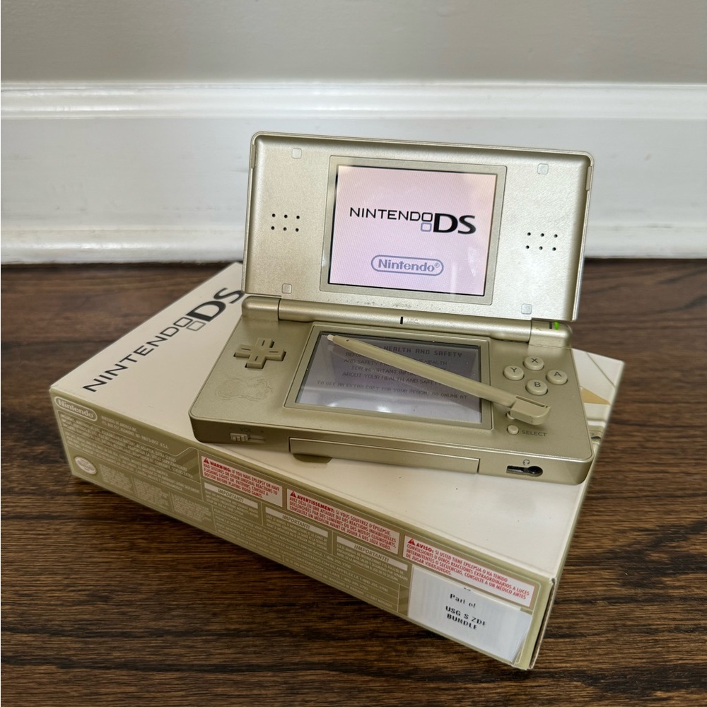 Gold Nintendo DS Lite